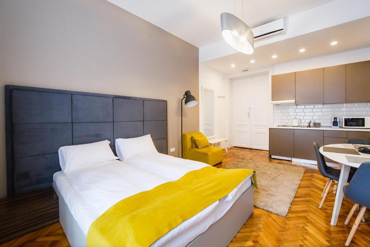 Eat It Cozy Downtown Apartments أرادايا المظهر الخارجي الصورة