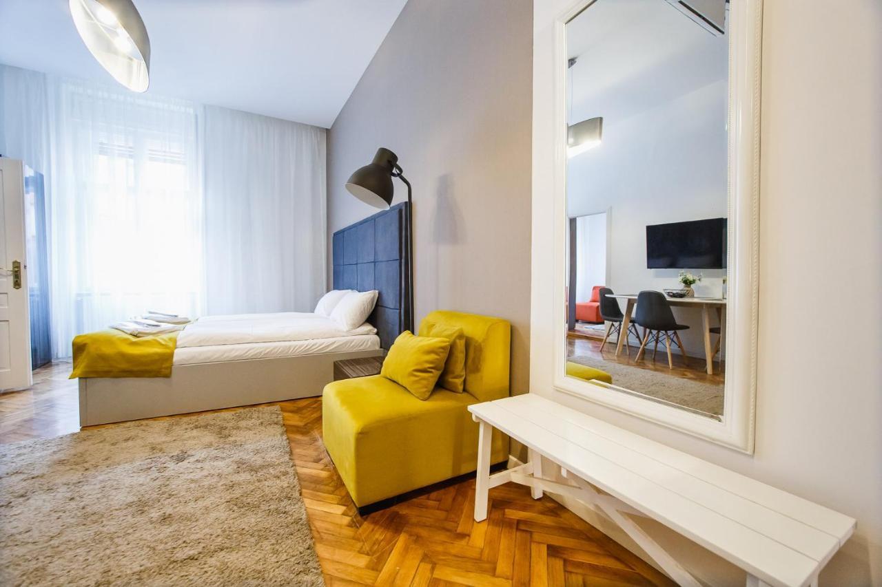 Eat It Cozy Downtown Apartments أرادايا المظهر الخارجي الصورة