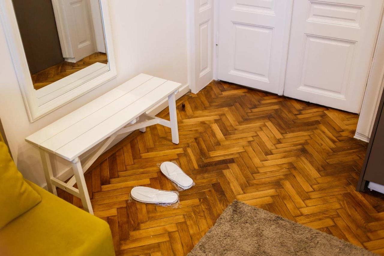 Eat It Cozy Downtown Apartments أرادايا المظهر الخارجي الصورة