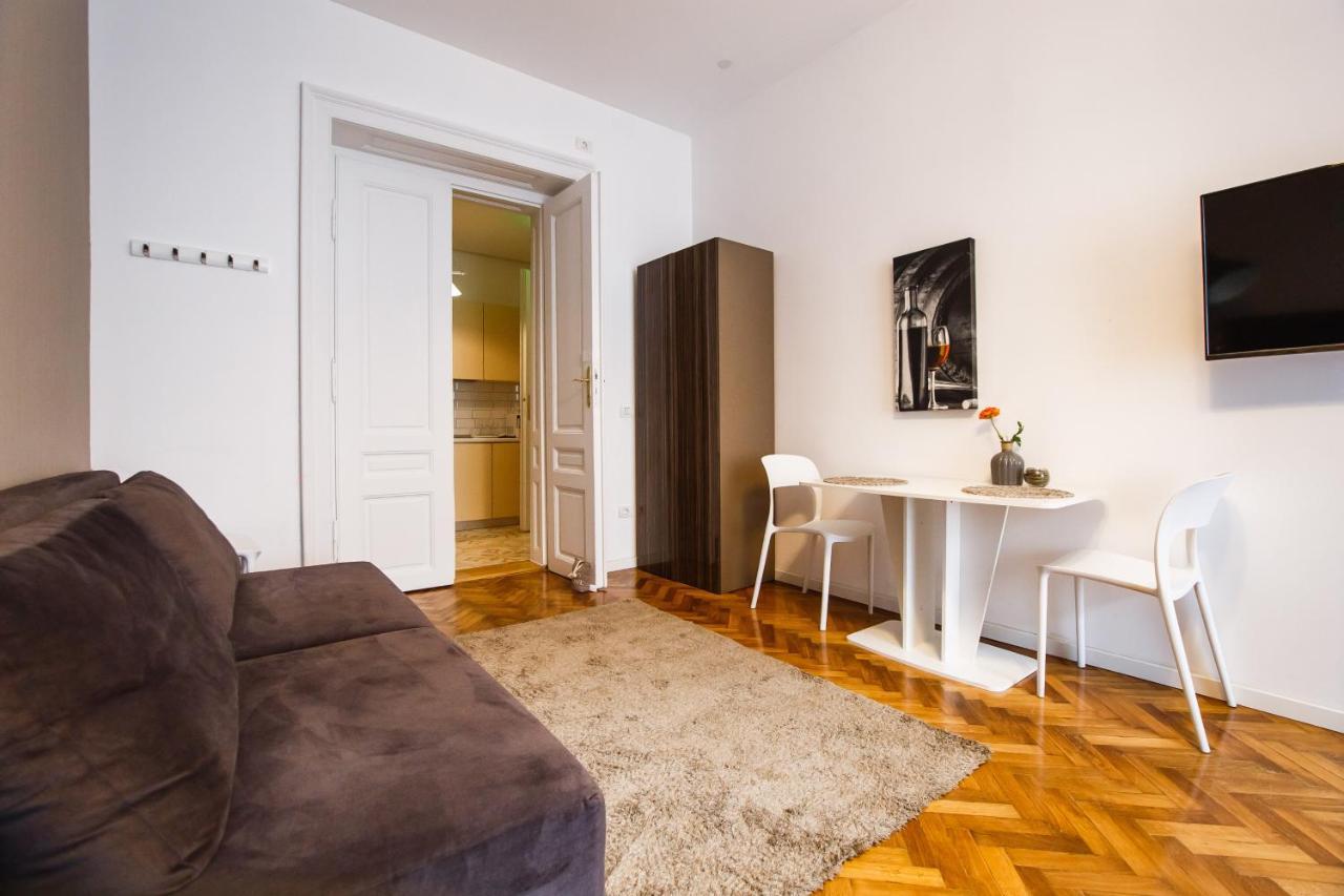 Eat It Cozy Downtown Apartments أرادايا المظهر الخارجي الصورة