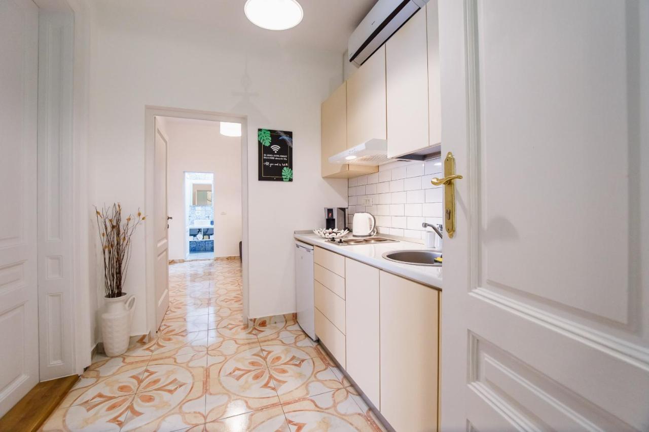 Eat It Cozy Downtown Apartments أرادايا المظهر الخارجي الصورة