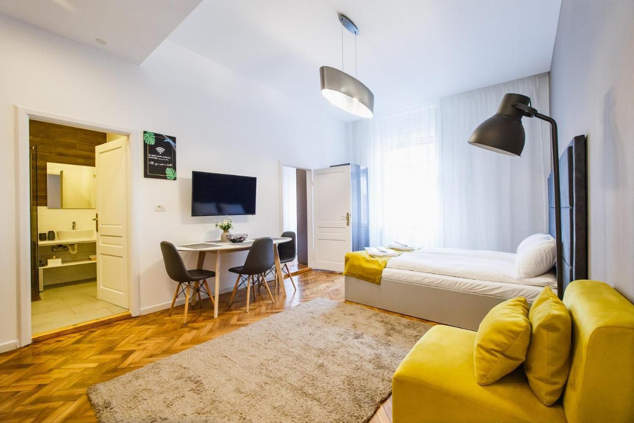 Eat It Cozy Downtown Apartments أرادايا المظهر الخارجي الصورة